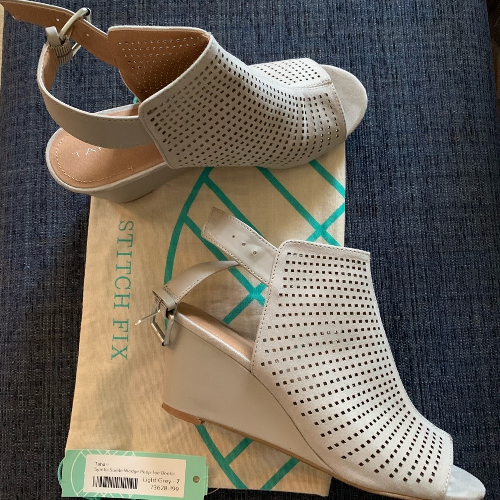 Size 7 Tahari light gray  suede Wedge Peep Toe Bootie